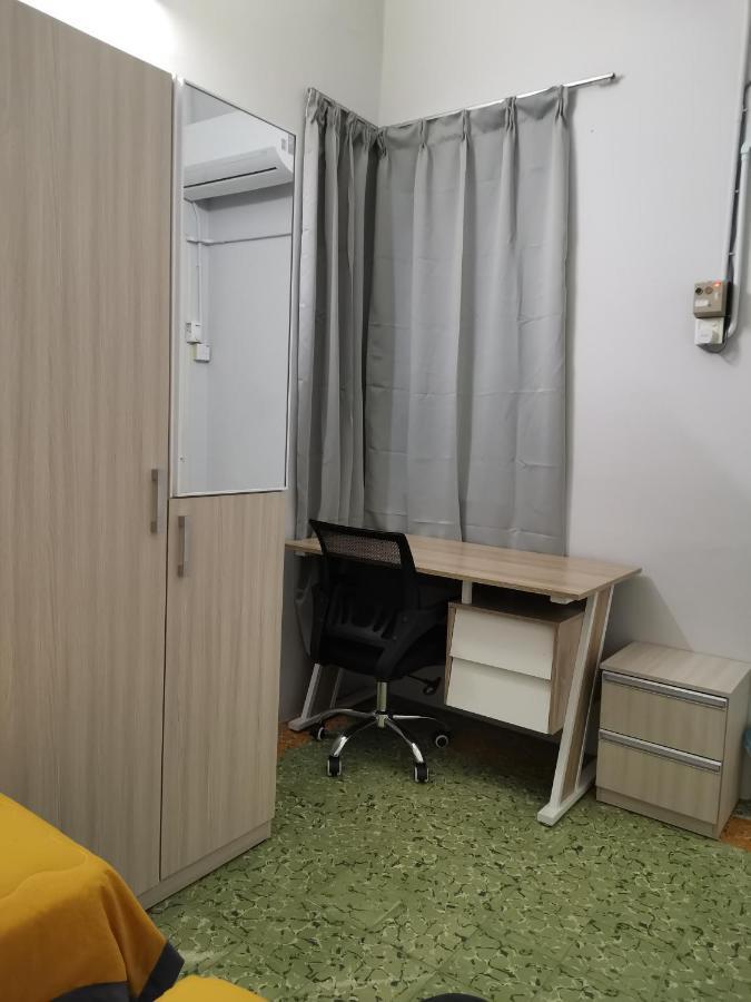 G Fortune Guest House Victoria Green Джордж Таун Екстериор снимка