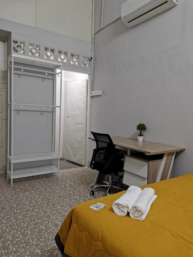G Fortune Guest House Victoria Green Джордж Таун Екстериор снимка