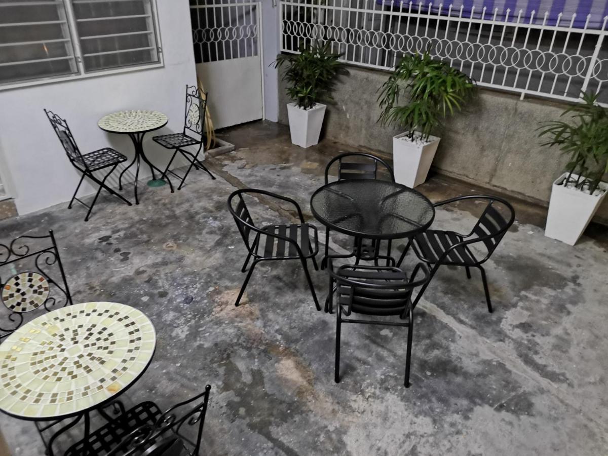G Fortune Guest House Victoria Green Джордж Таун Екстериор снимка