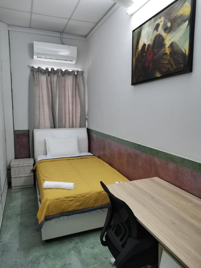 G Fortune Guest House Victoria Green Джордж Таун Екстериор снимка