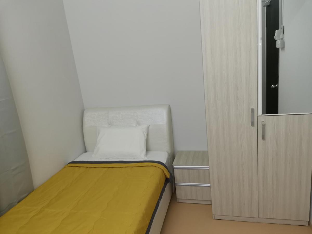 G Fortune Guest House Victoria Green Джордж Таун Екстериор снимка