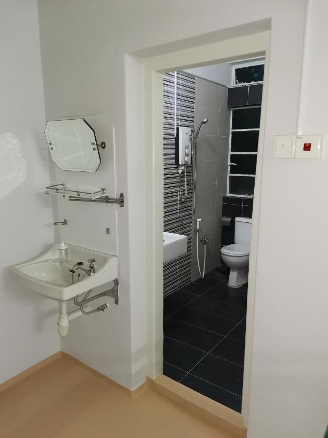 G Fortune Guest House Victoria Green Джордж Таун Екстериор снимка
