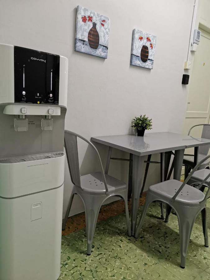 G Fortune Guest House Victoria Green Джордж Таун Екстериор снимка